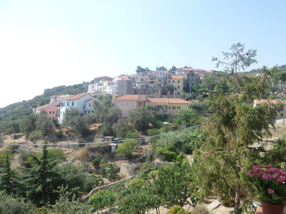 Villa Tramonti E Mare 2 à Cipressa Extérieur photo