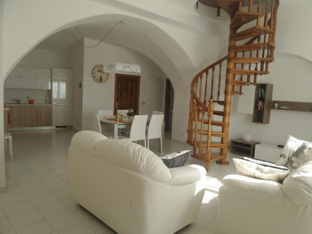 Villa Tramonti E Mare 2 à Cipressa Extérieur photo
